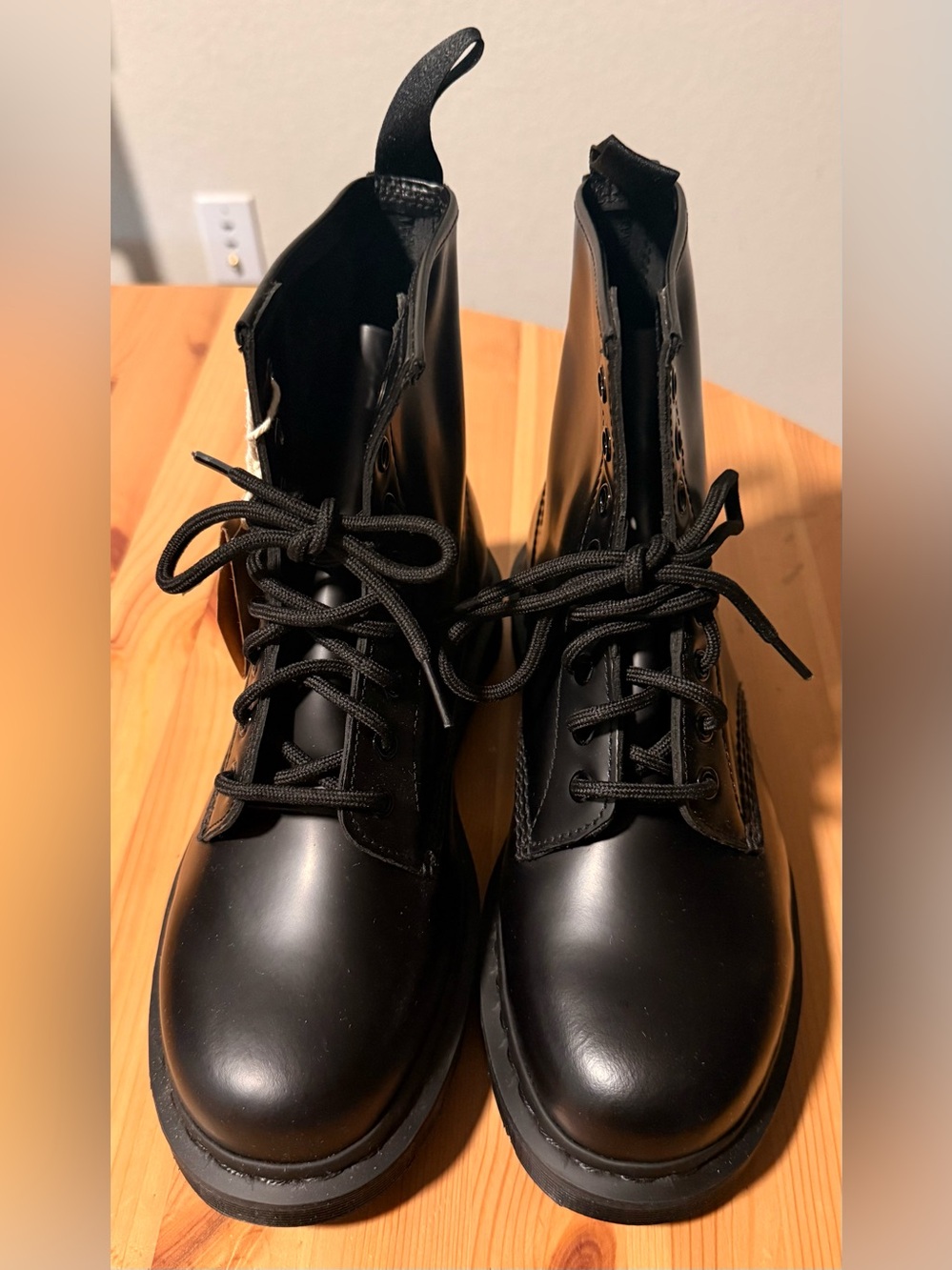 Dr Martens 1460 Smooth Black Leather 8 Eye Lace Up Combat Boots Mens 8 Womens 9